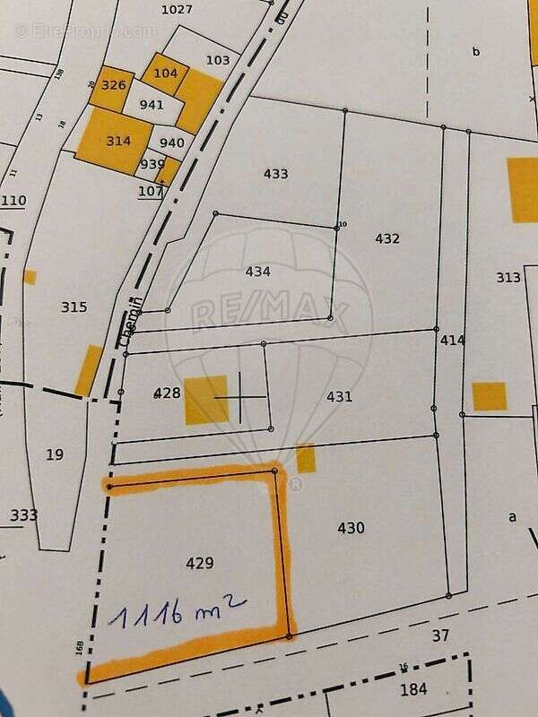 Terrain à COULANGES-LES-NEVERS