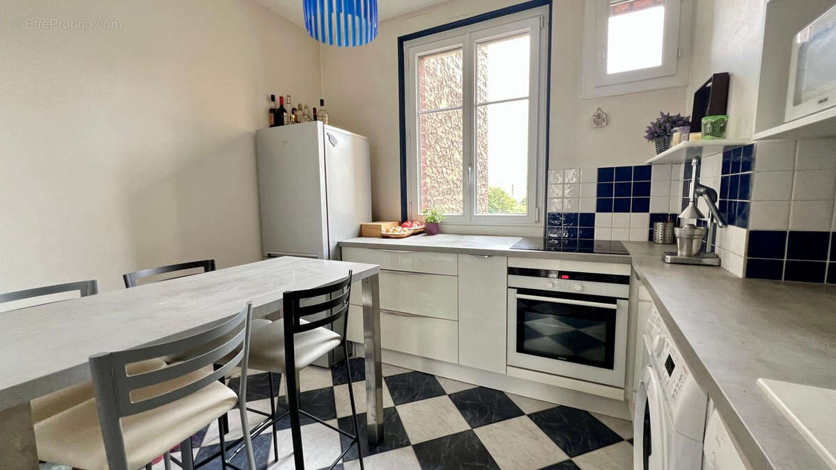 Appartement à LEVALLOIS-PERRET