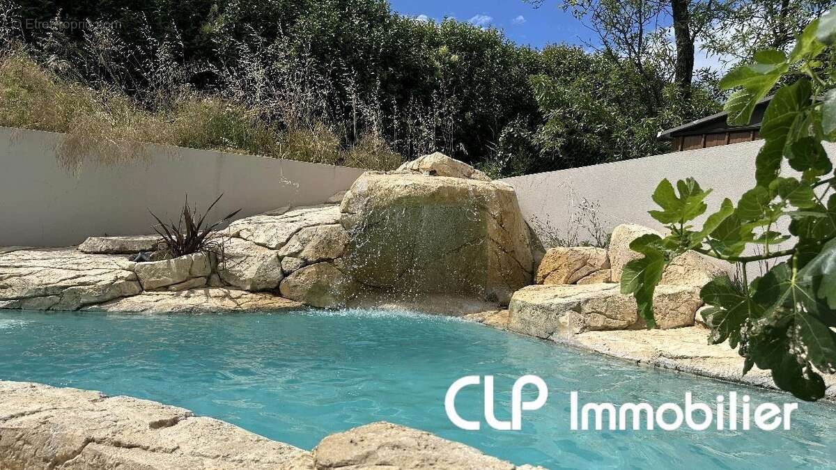 Maison 225 m² à Le Teil  - photo 8