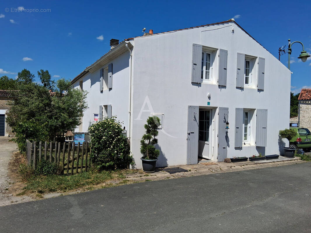 Maison à SAINT-AGNANT