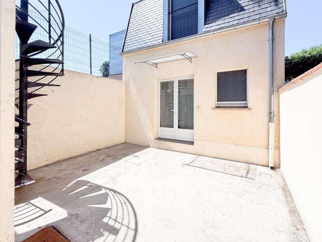 Maison à LA GARENNE-COLOMBES