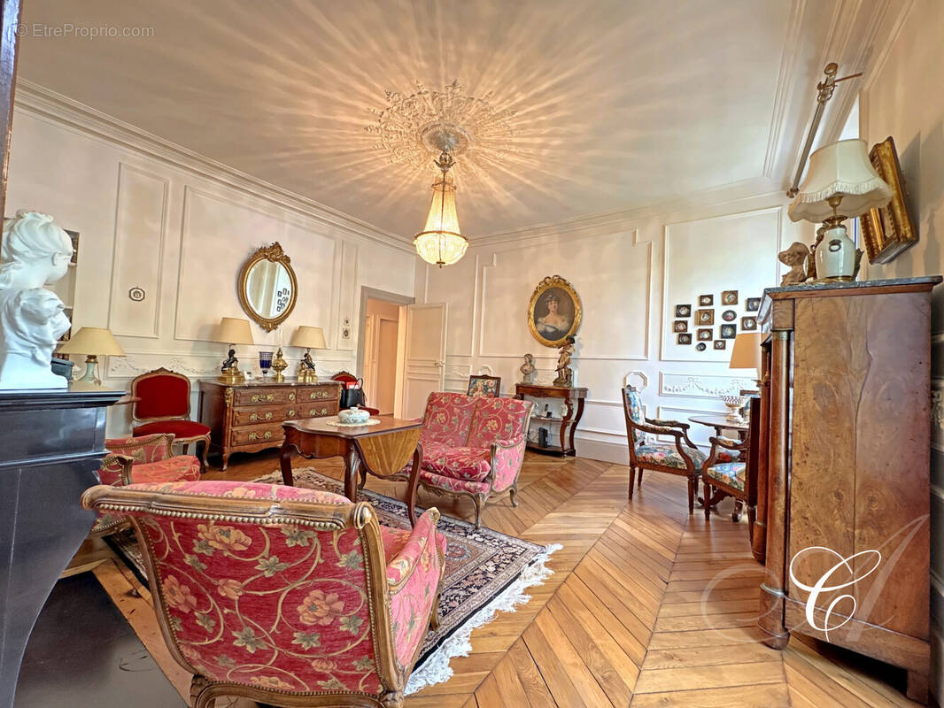 Appartement à VERSAILLES