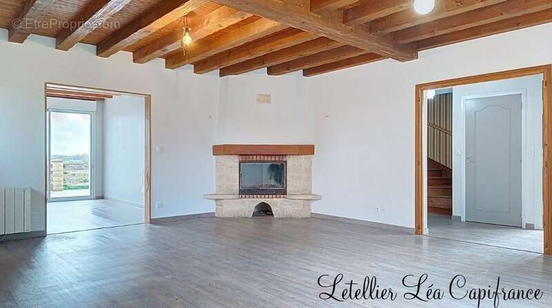 Maison à AZAY-LE-BRULE