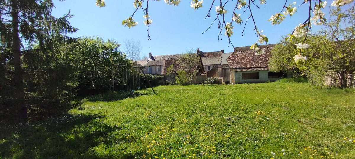 Maison à TOURNON-SAINT-MARTIN