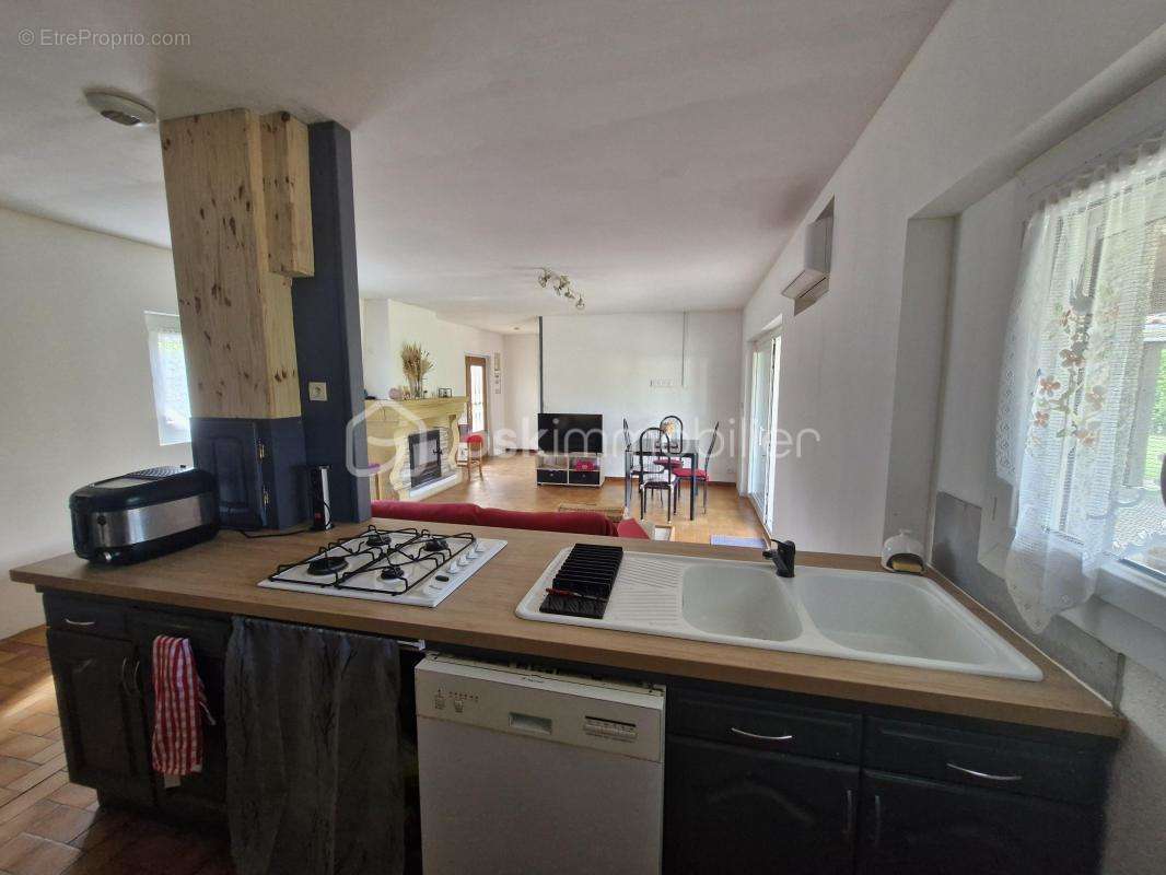 Maison à LES EGLISOTTES-ET-CHALAURES