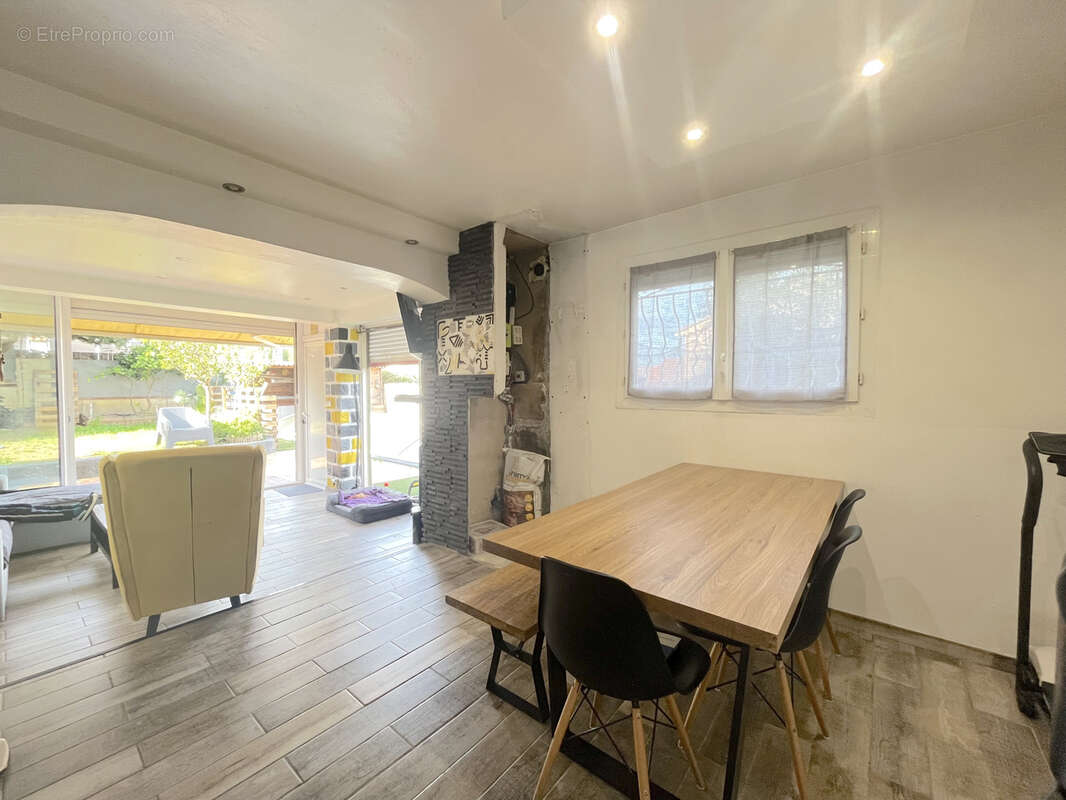 Appartement à SIX-FOURS-LES-PLAGES