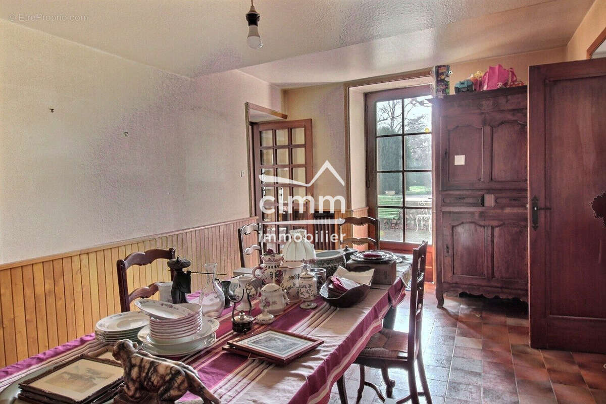 Maison à BEAUREPAIRE