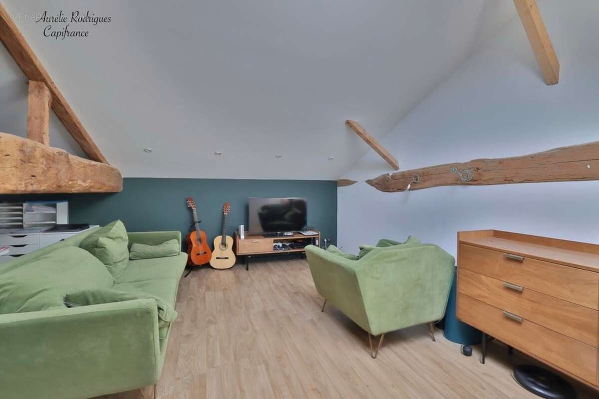Maison à vendre 7 pièces SAINT MARTIN BELLE ROCHE (71) - photo 11
