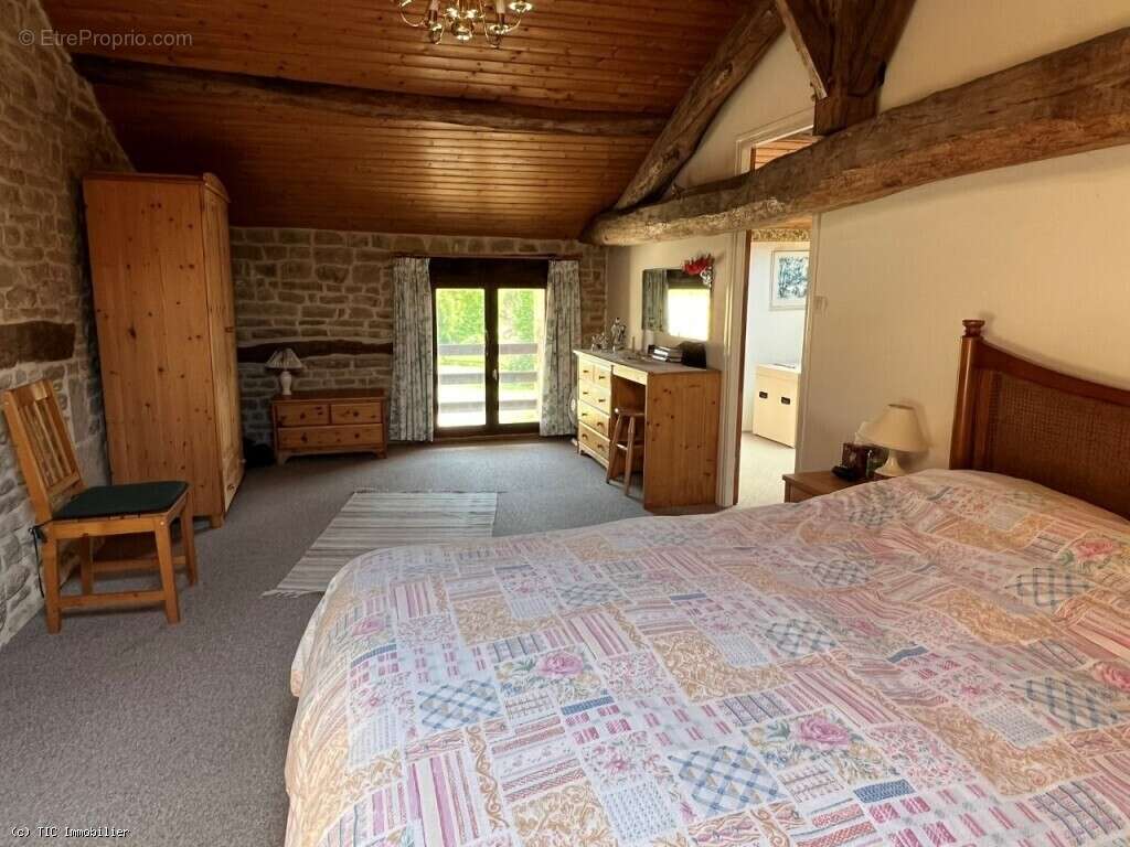 Charmante Maison en Pierre dans un Village Tranquille – Idéale comme Résidence Secondaire - photo 14