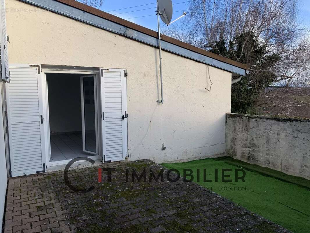 Maison à LA TOUR-DU-PIN