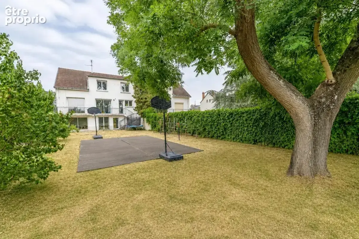 Maison de 8 pièces de 190.27 m² à Saint-Pierre-des-Corps - photo 2