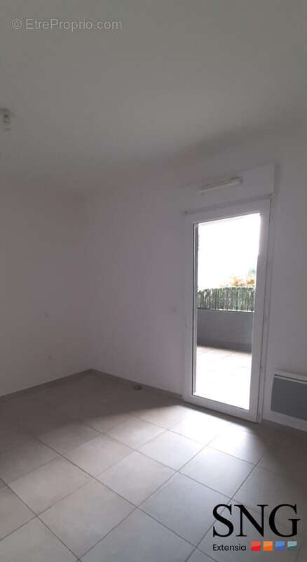 Chmabre 2 avec accès terrasse - Appartement à SAINT-JEAN-DE-VEDAS