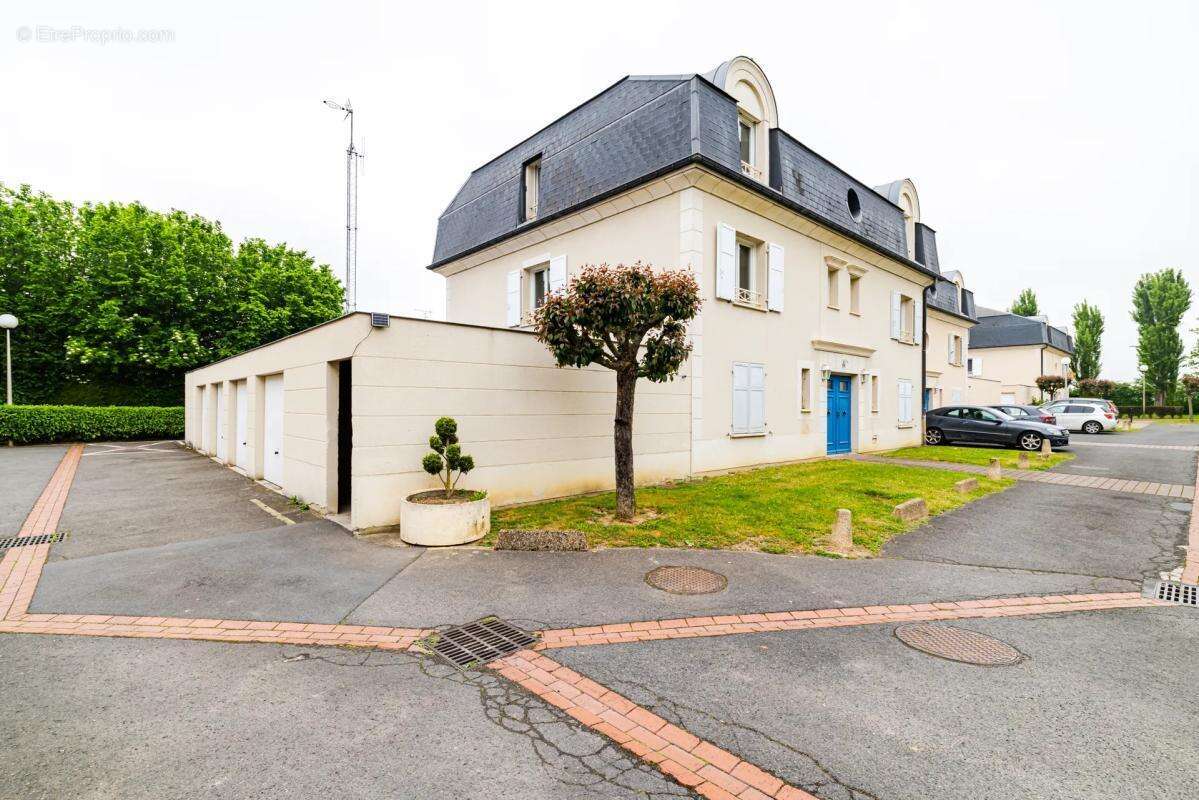 Appartement à LOUVRES