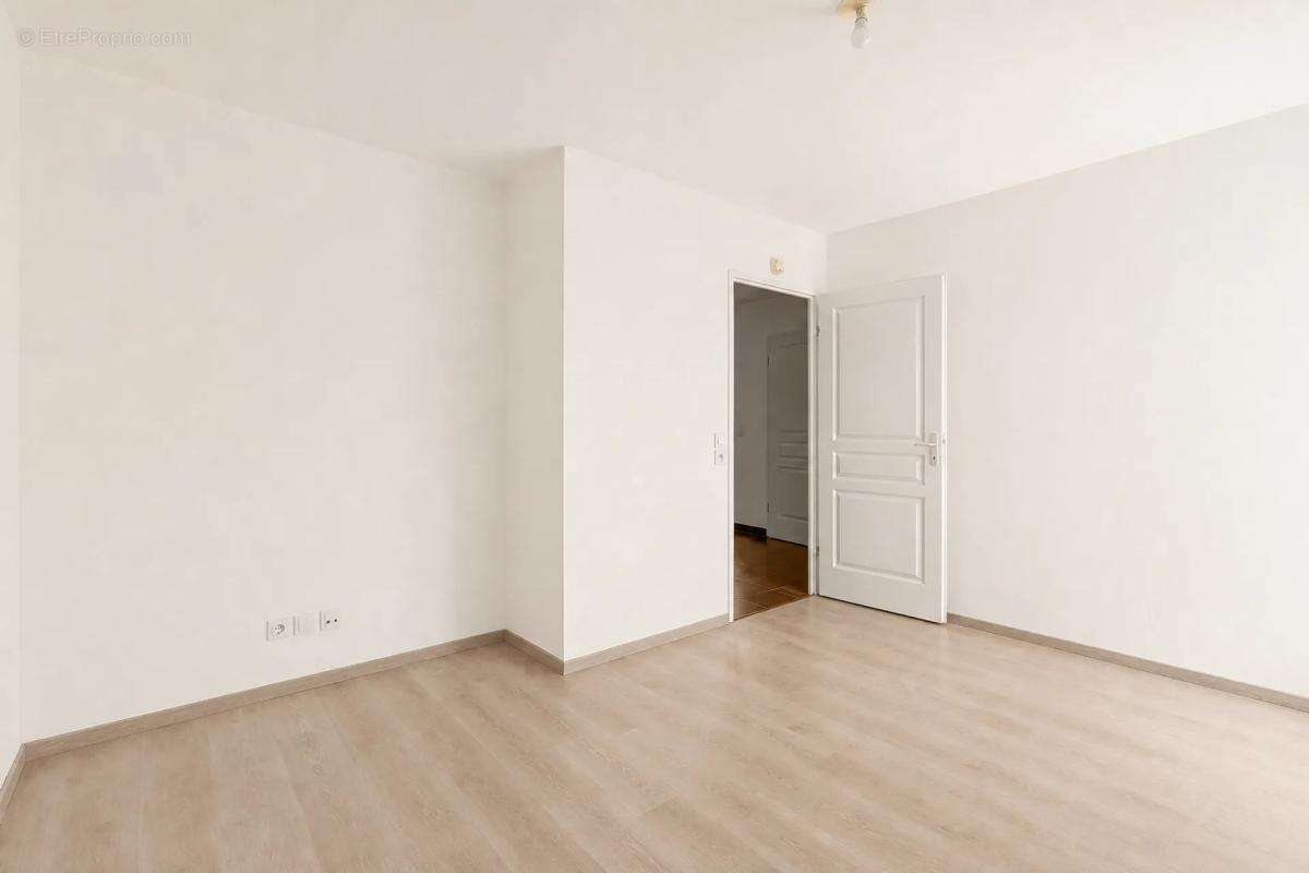Appartement T2 lumineux avec balcon à Meyzieu - photo 4