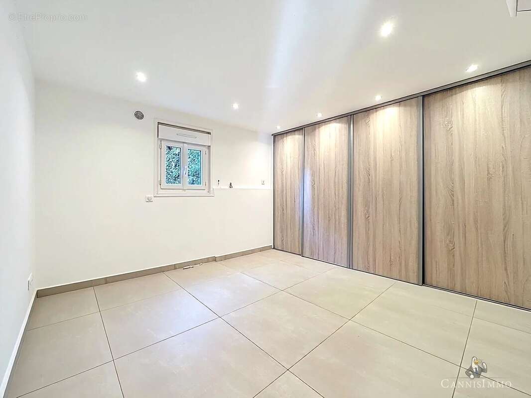 Appartement à AURIBEAU-SUR-SIAGNE