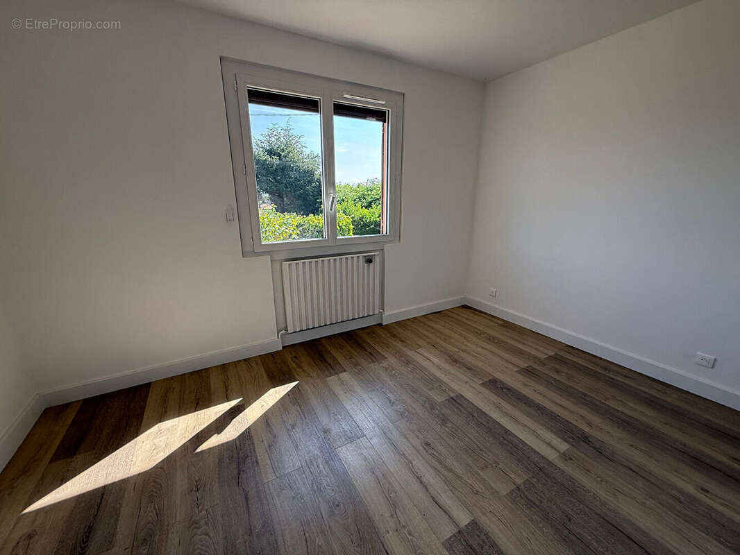 Maison à RENAISON