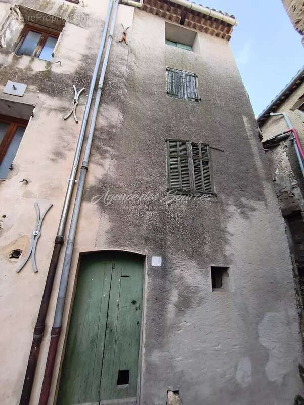 Maison à VARAGES
