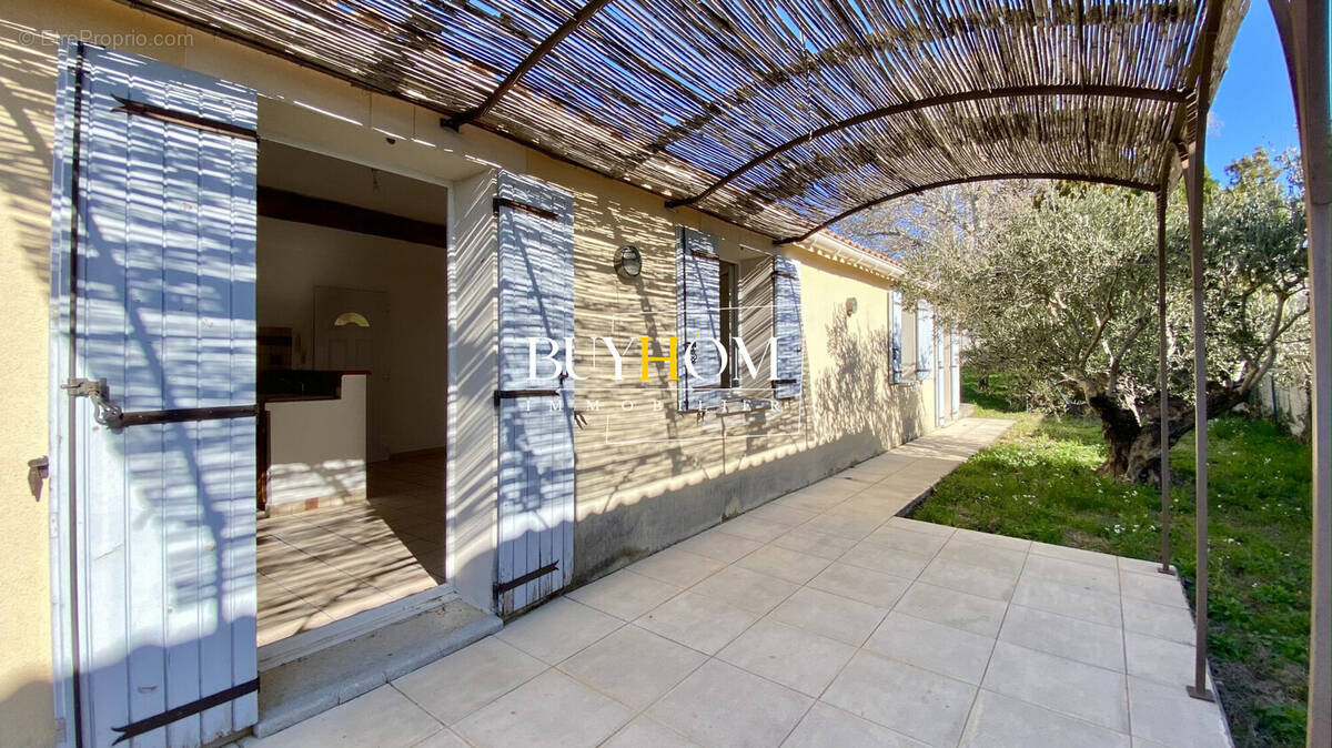 Maison à L'ISLE-SUR-LA-SORGUE