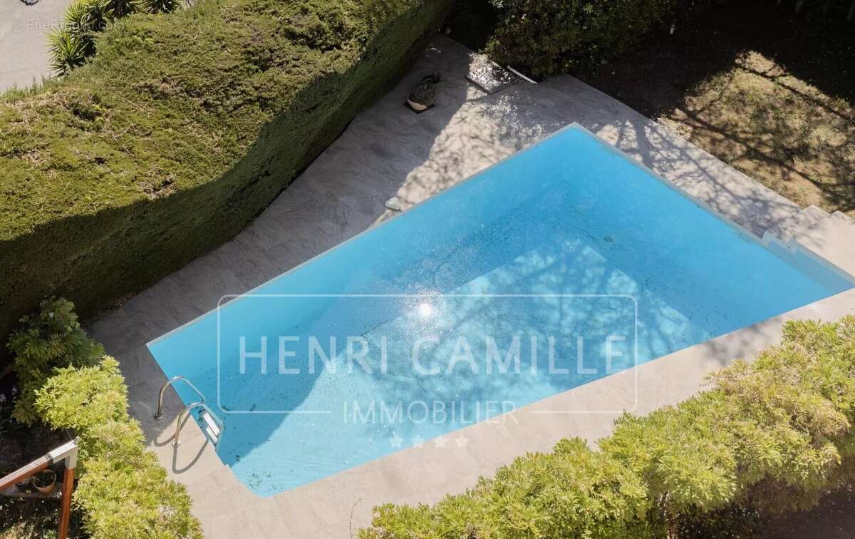 Appartement à LE CANNET