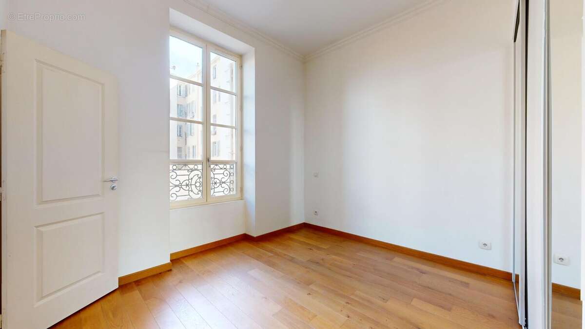 Appartement à MARSEILLE-2E