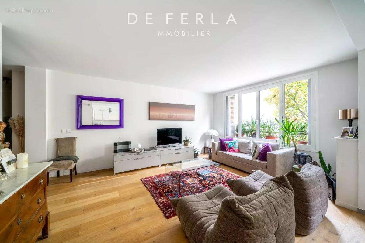 Appartement à PARIS-14E