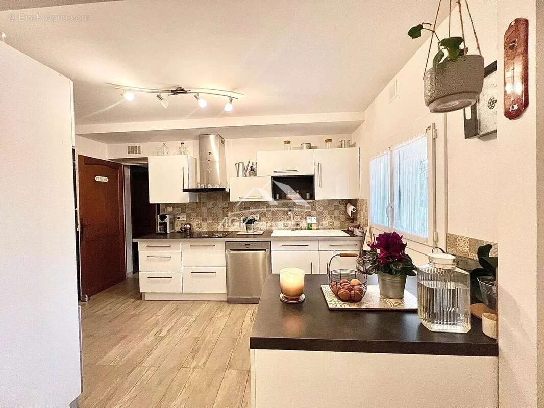 Maison à SAINT-MARTIN-DE-VALGALGUES