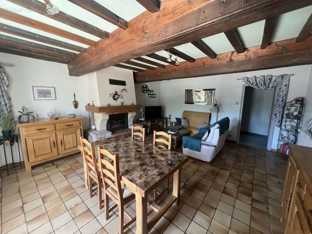 Maison à CHAROLLES