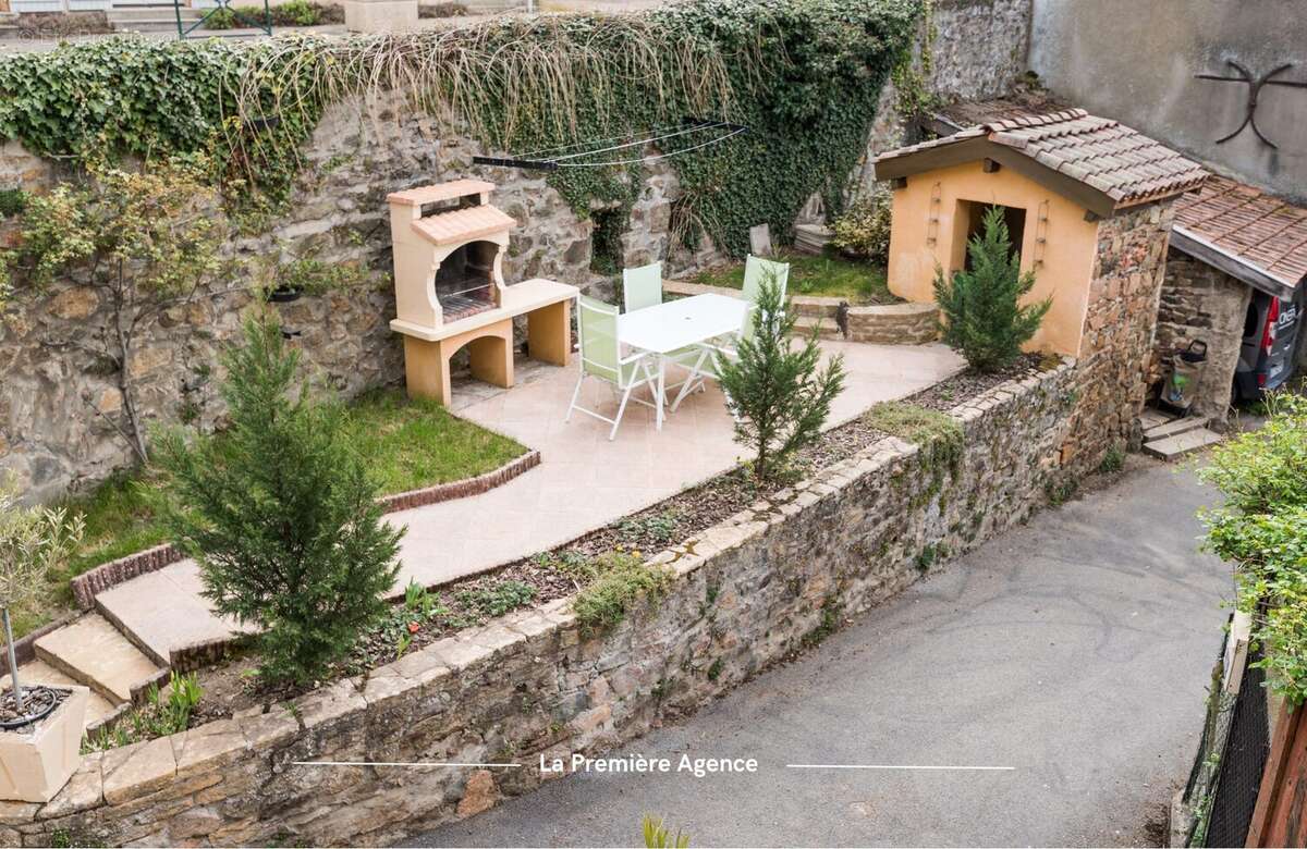 Maison à OINGT