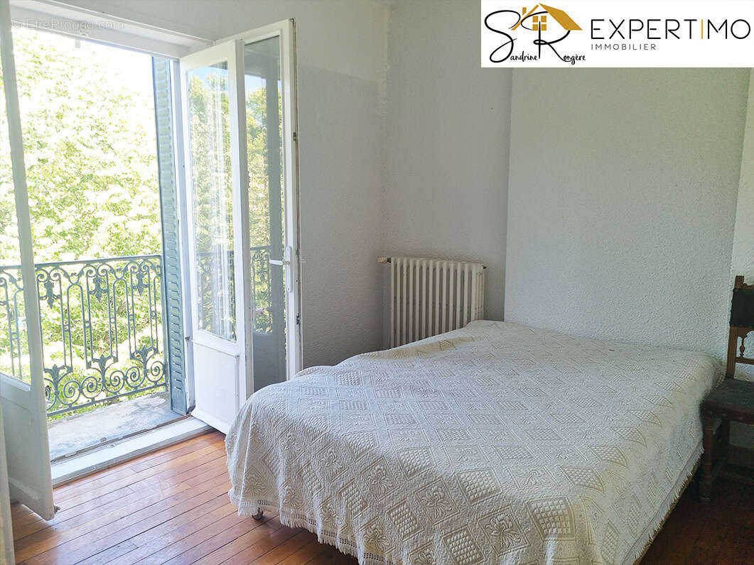 Appartement à NERIS-LES-BAINS
