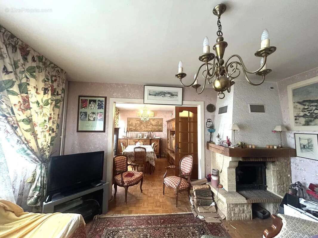 Maison à LACHAPELLE-SOUS-CHAUX