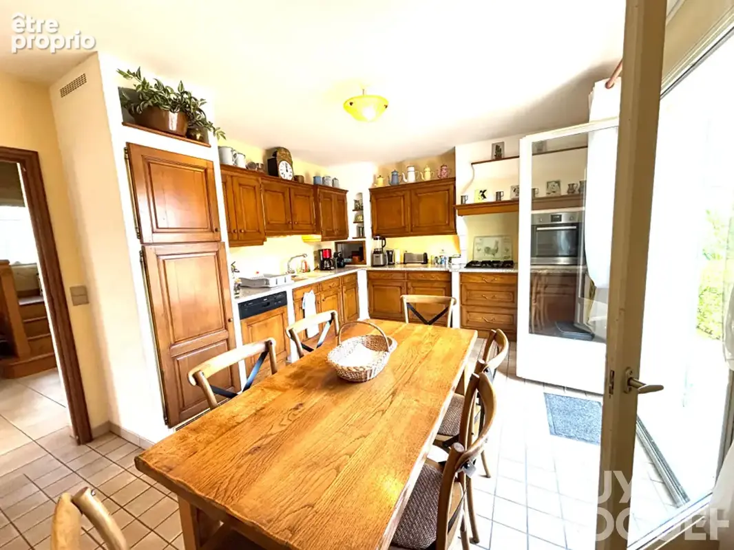 Belle maison familiale de 200m2 avec 5 chambres et double garage - photo 7