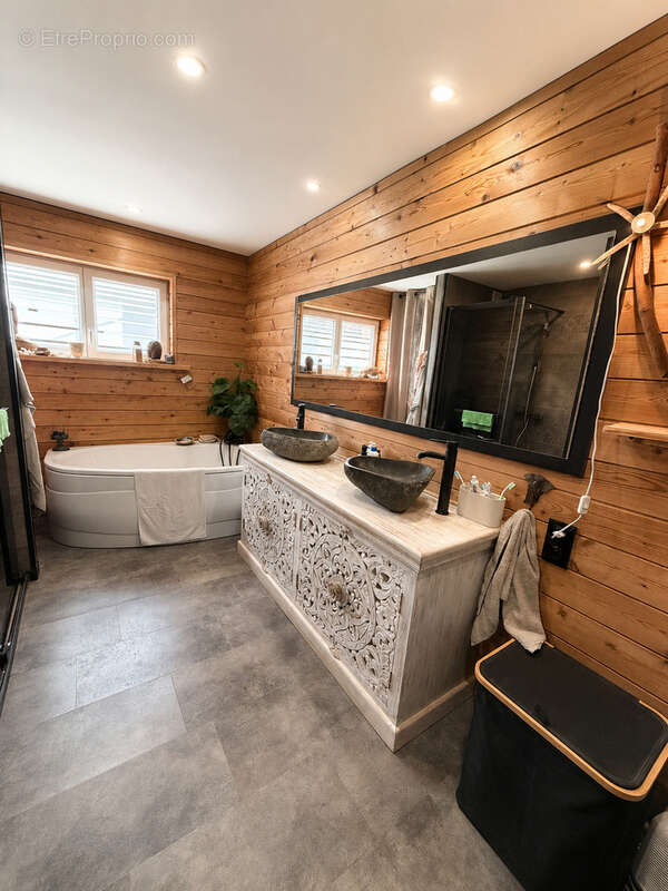 Maison - 121m2 - 7 pièces 59990 Maresches - photo 7