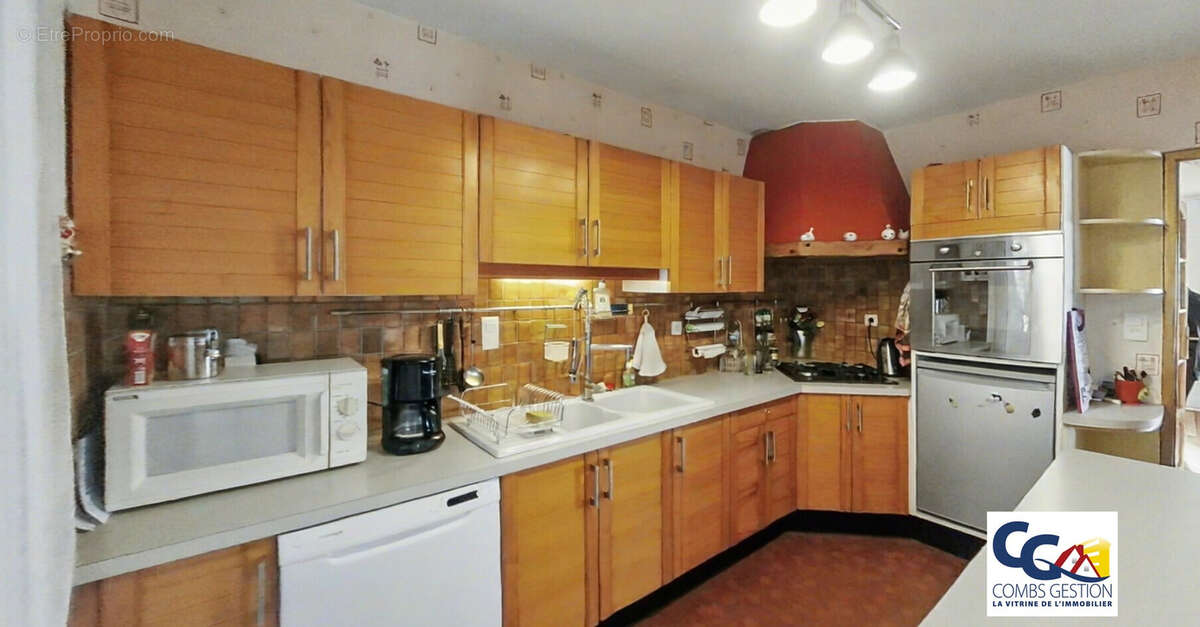 Maison à COMBS-LA-VILLE