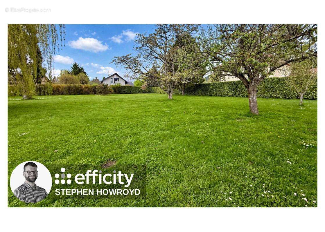 Terrain à DIVONNE-LES-BAINS