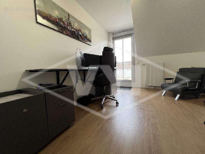Appartement à COMBS-LA-VILLE