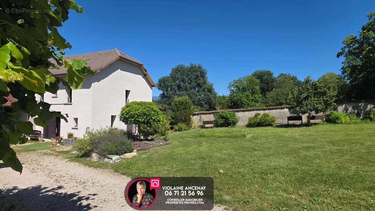 Maison Dauphinoise rénovée (2 logements + grange  et tres grand terrain) - photo 3