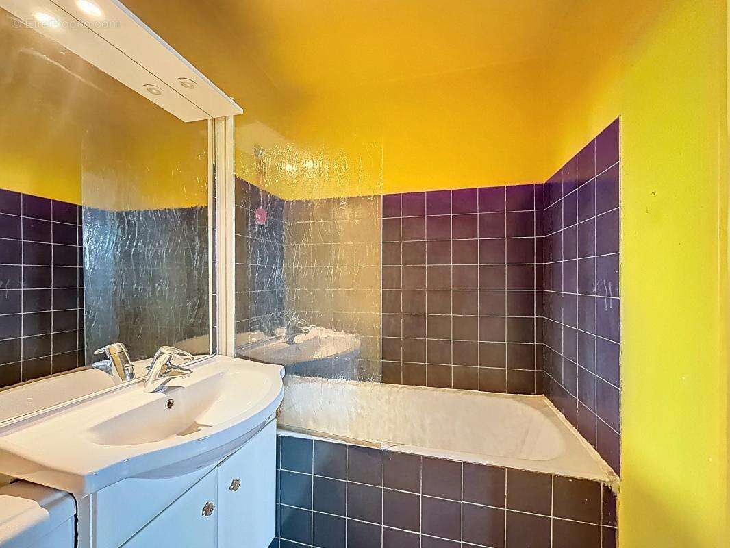 T2 45 m² au Rez de chaussée avec aperçu mer à rénover - photo 4