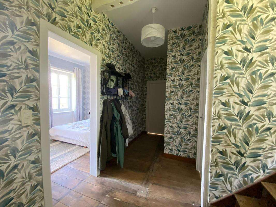 Maison à PERRIERS-EN-BEAUFICEL