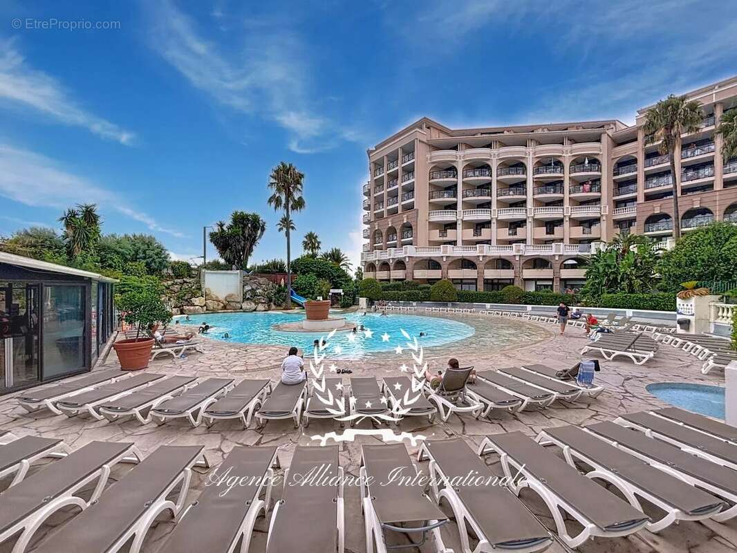 2p-cannes la bocca-terrasse vue mer-piscine-parking-cave - photo 11