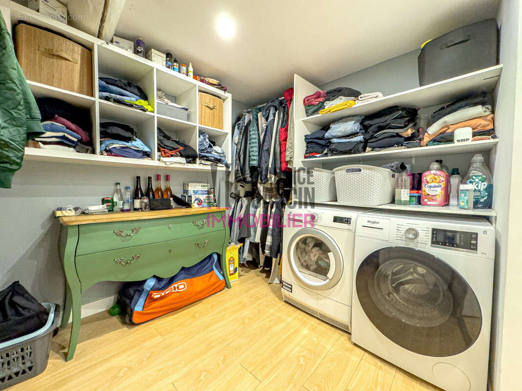 Salle d'eau RDC - Maison à MONTEUX