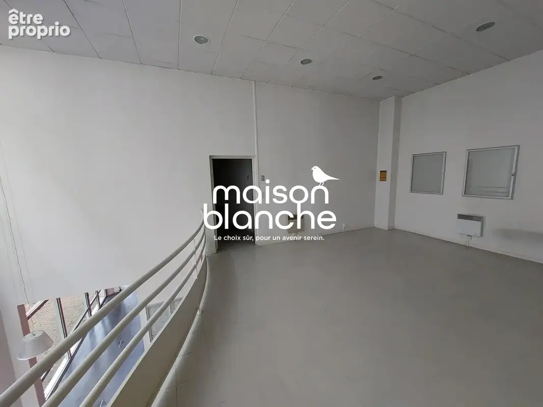 Commerce 354 m² à vendre à Niort (79000) - photo 5