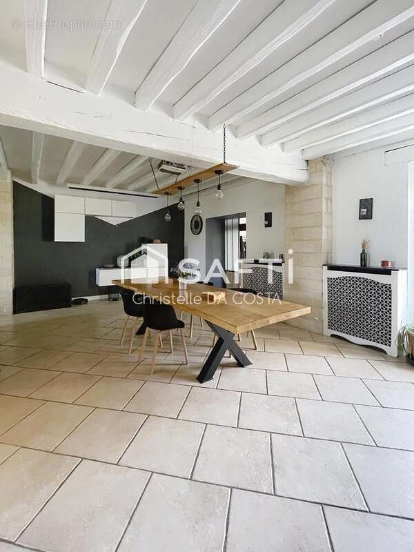 Photo 2 - Maison à COURPALAY