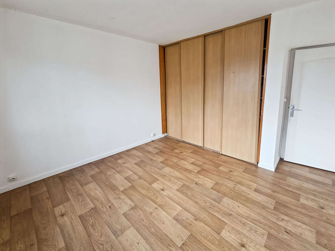 Appartement à VERRIERES-LE-BUISSON