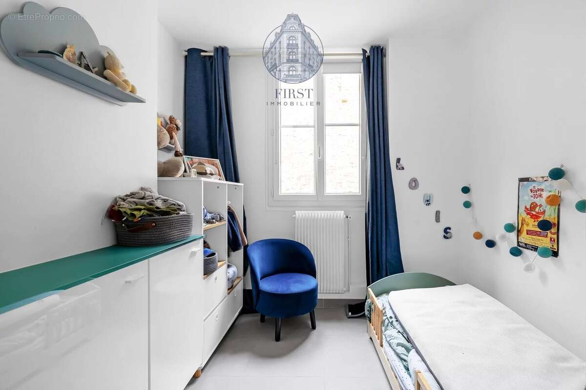 Appartement à PARIS-16E