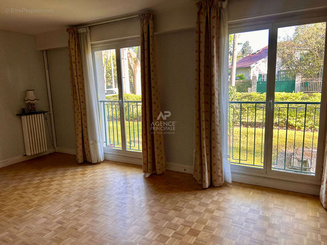 Appartement Maisons Laffitte 1 pièce(s) Parc - photo 4