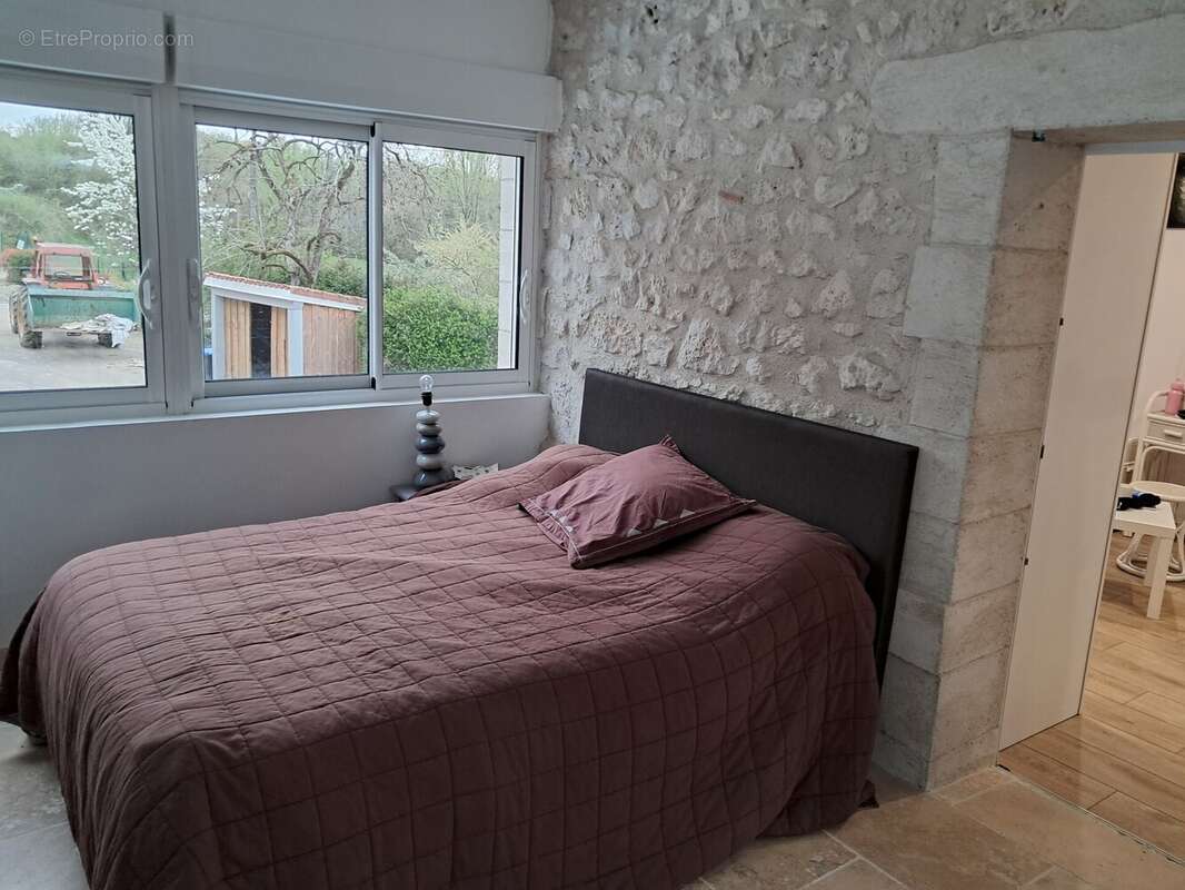 Maison à SAINTE-COLOMBE-EN-BRUILHOIS