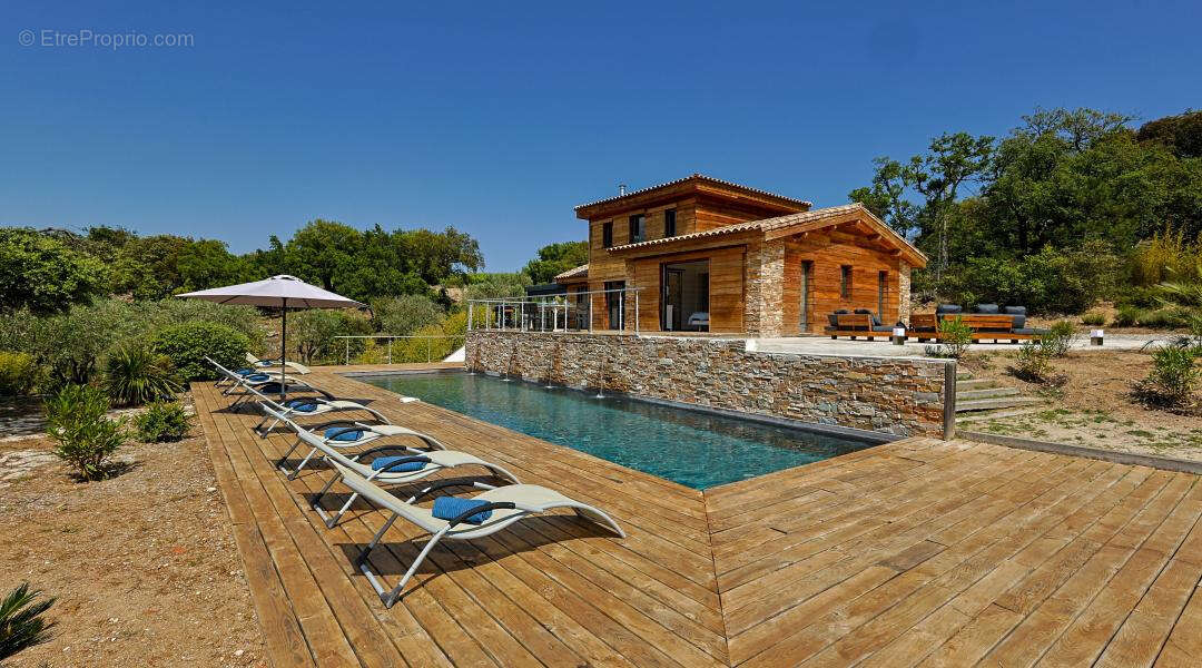 Maison à PLAN-DE-LA-TOUR