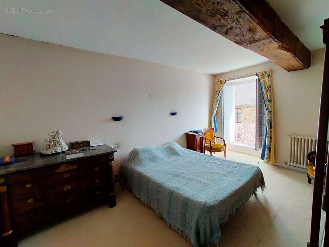 maison à vendre Courcité chambre