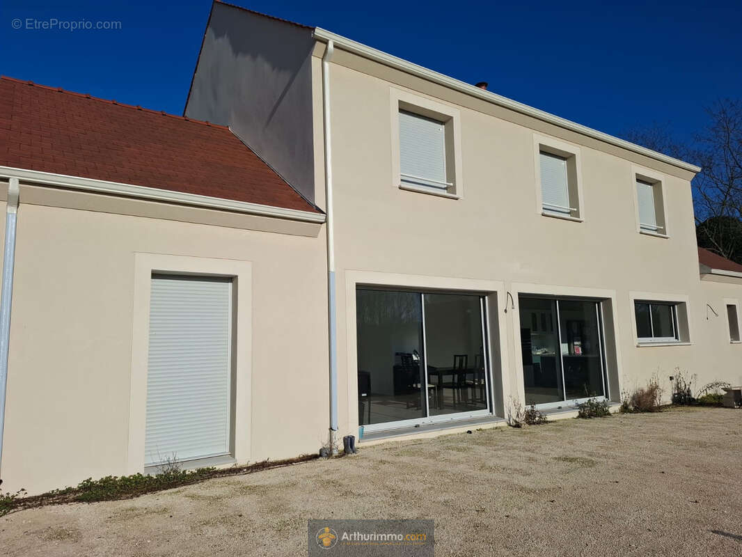 Maison à CRECY-LA-CHAPELLE