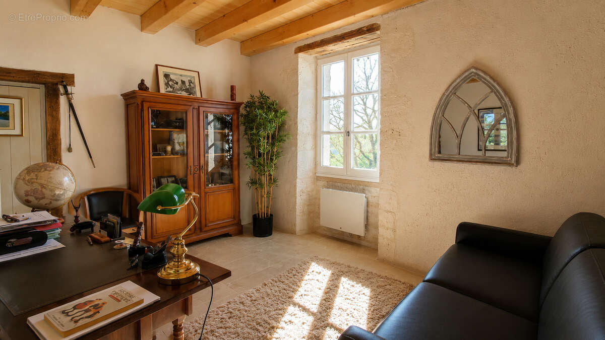 Maison à MONTAIGU-DE-QUERCY